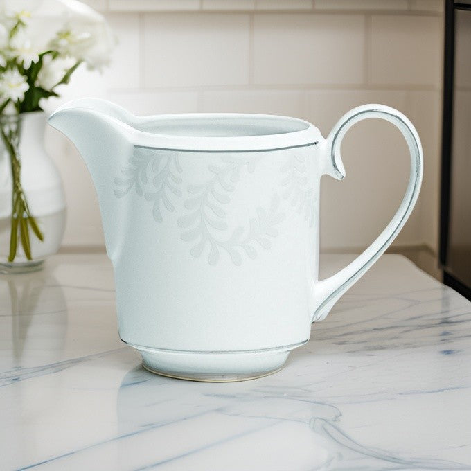 Lattiera Vera Wang Trailing Vines Wedgewood