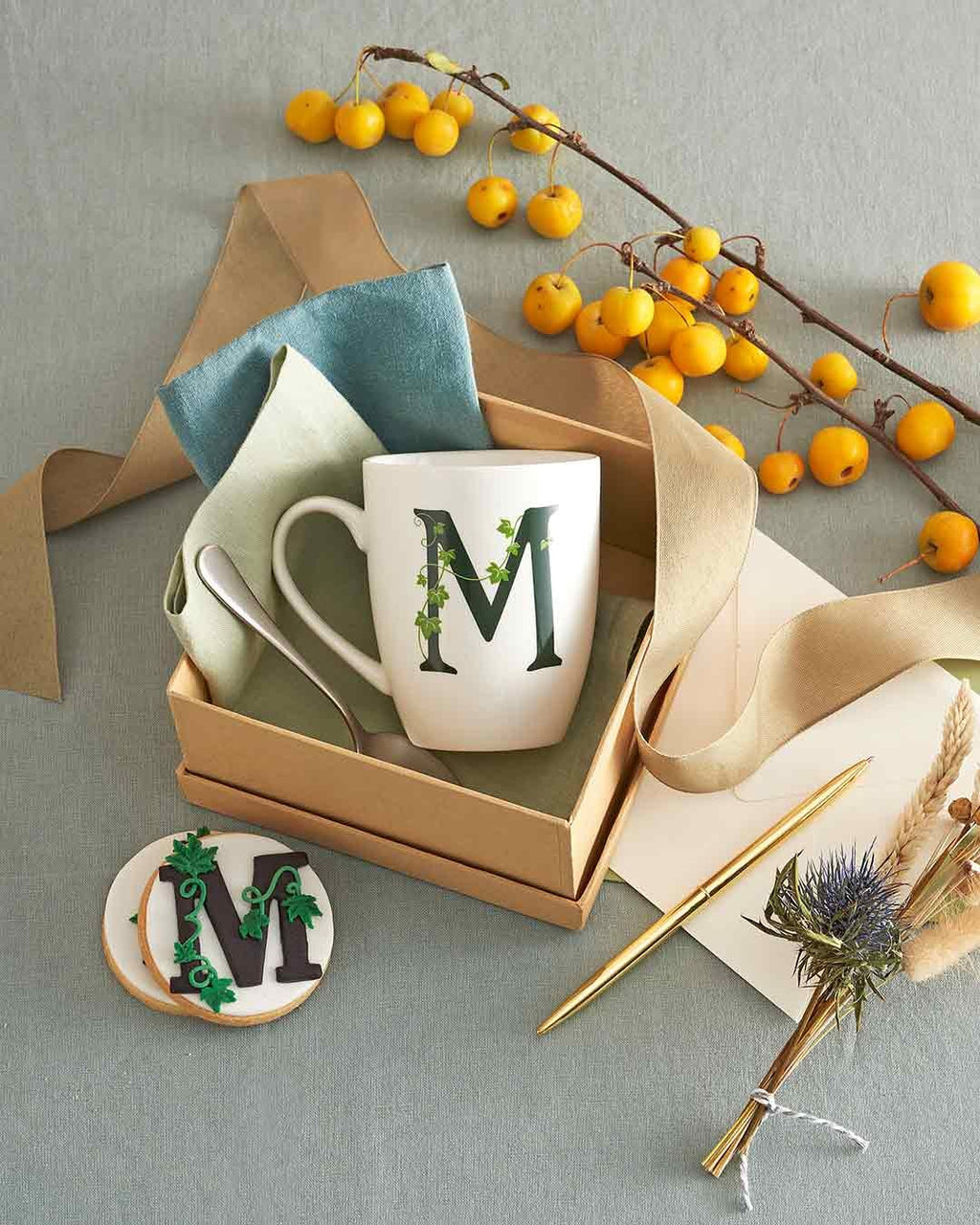 Atupertu Mug Lettera  M  Cc 380 Gb La Porcellana Bianca La Porcellana Bianca