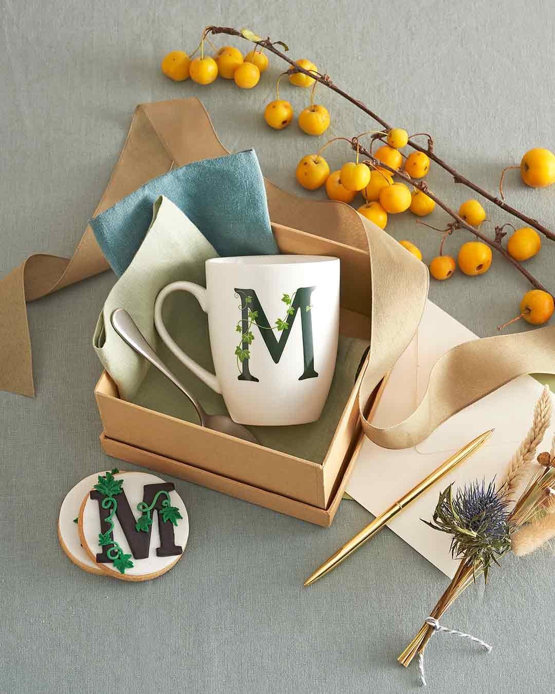 Atupertu Mug Lettera  M  Cc 380 Gb La Porcellana Bianca La Porcellana Bianca
