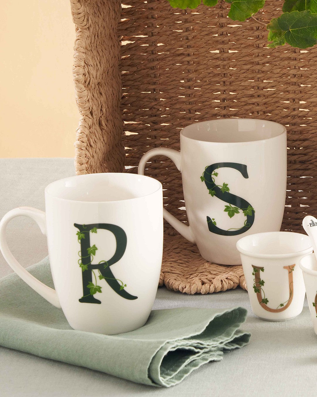Atupertu Mug Lettera  S  Cc 380 Gb La Porcellana Bianca La Porcellana Bianca