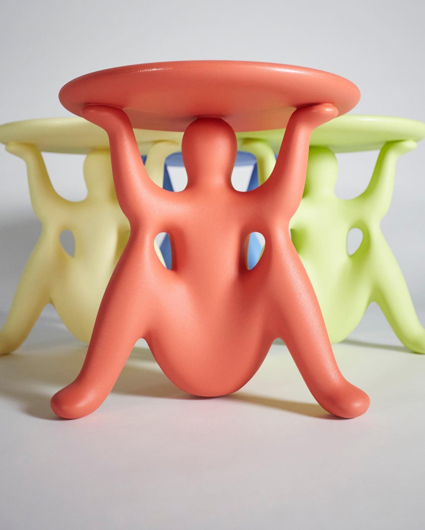 Helpyourself Side table Qeeboo