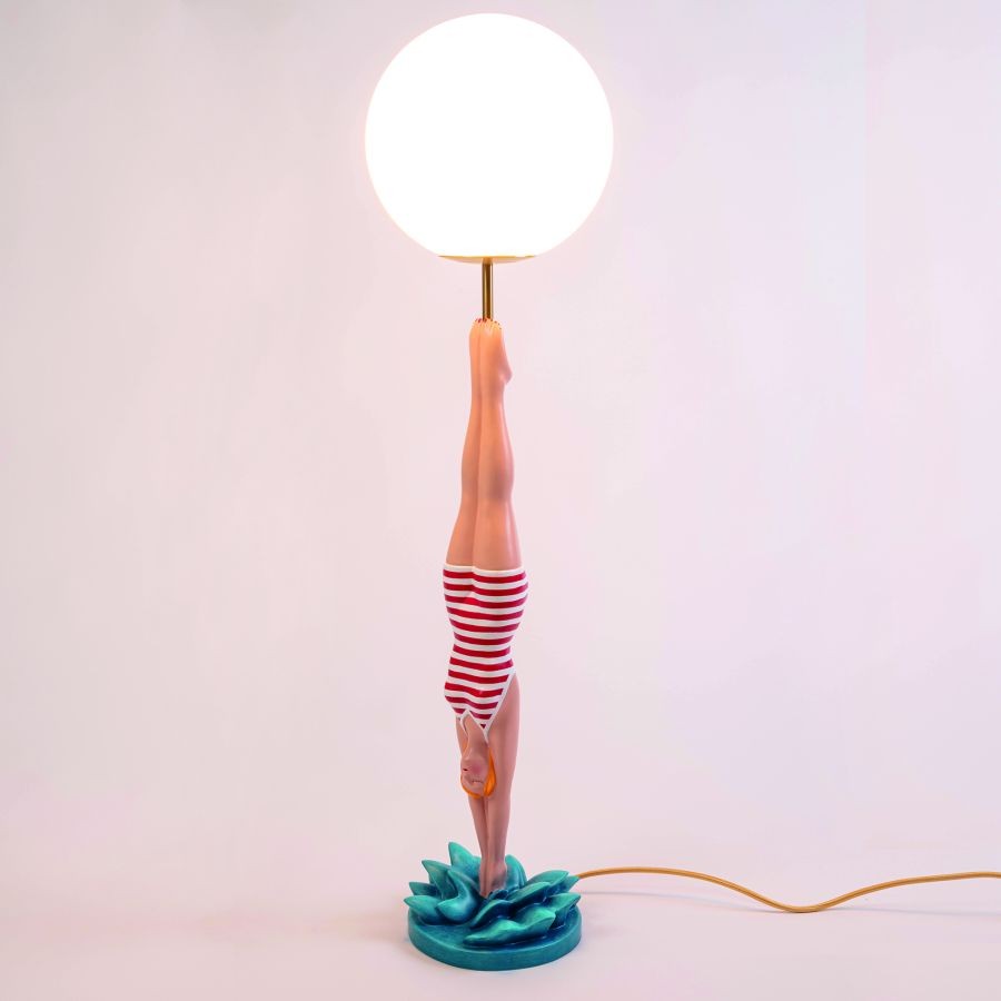 Lampada Da Tavolo In Resina Lady Diver - Rosso Seletti
