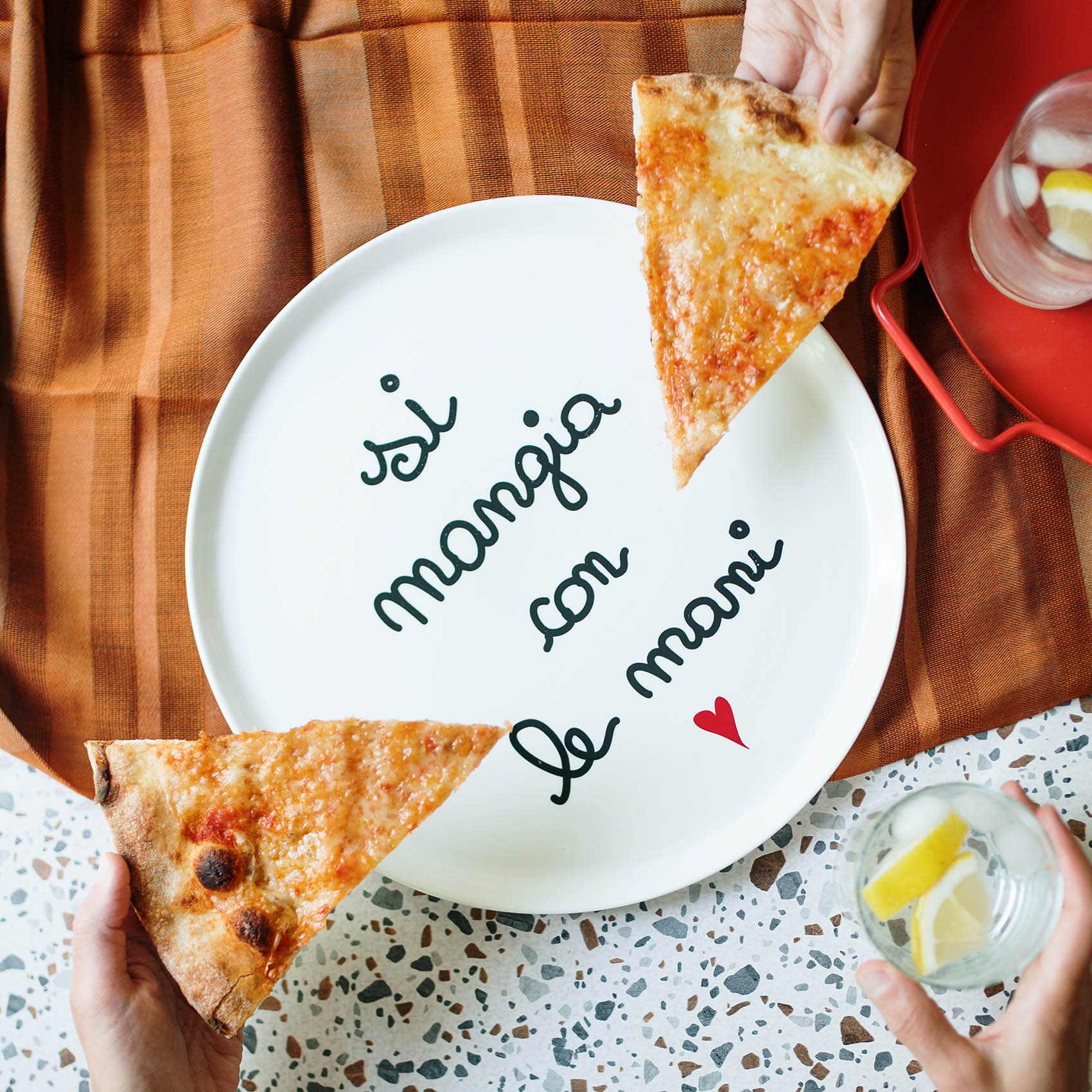Piatto Pizza 31.5Cm Si Mangia Con Le Mani - Nuova Forma Simple Day