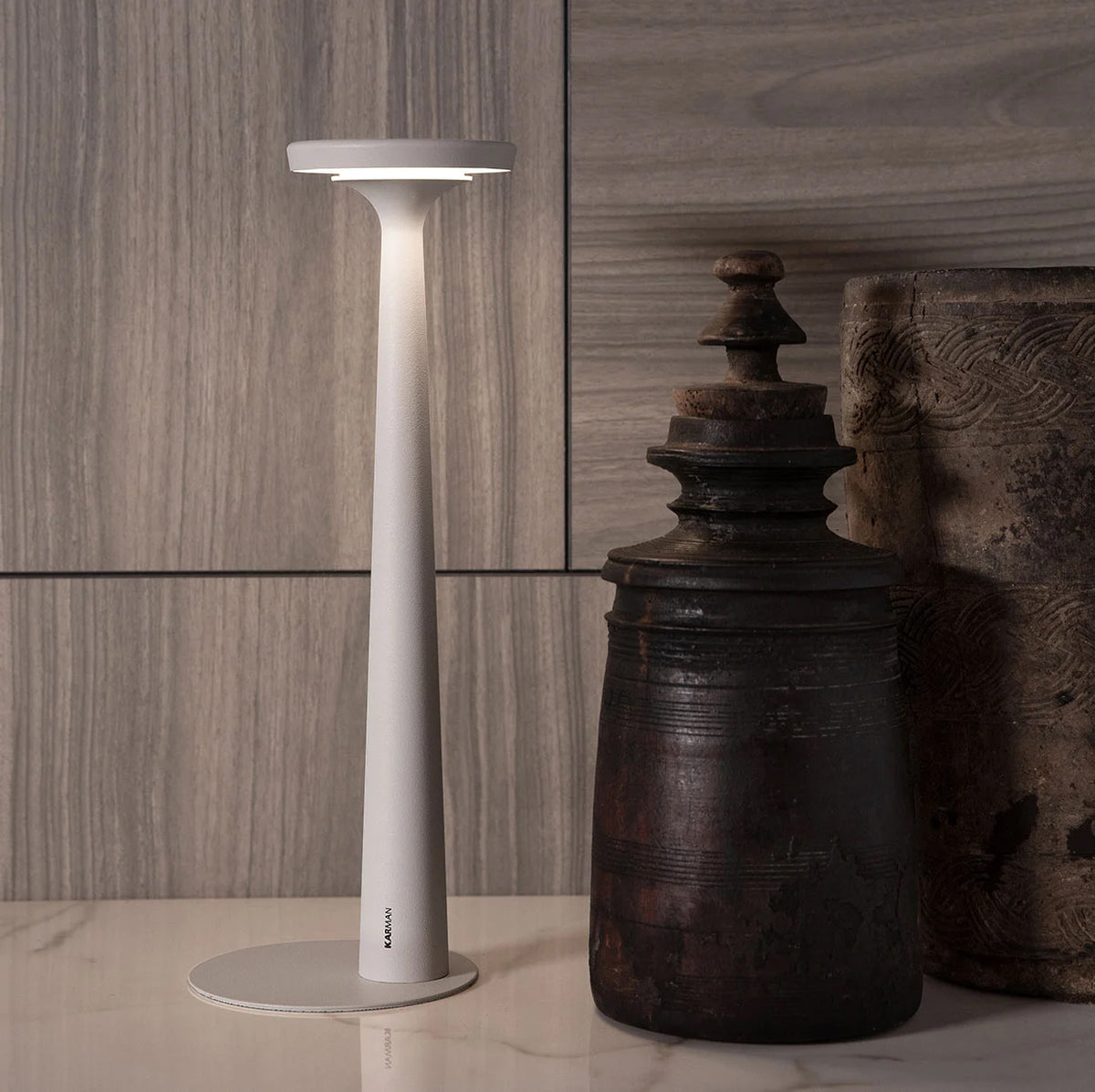 Papiria lampada da tavolo Karman