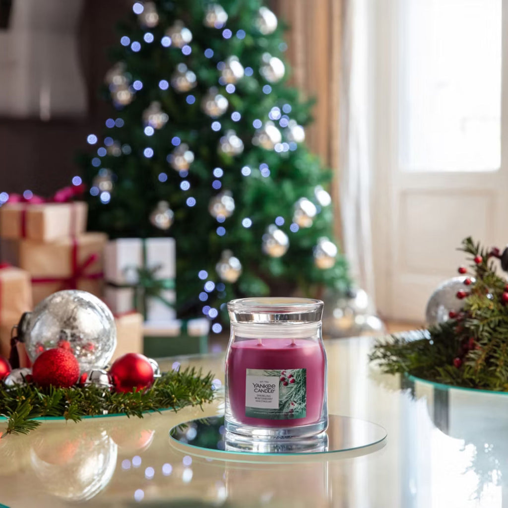 Candela Sparkling Winterberry 368g Yankee Candle