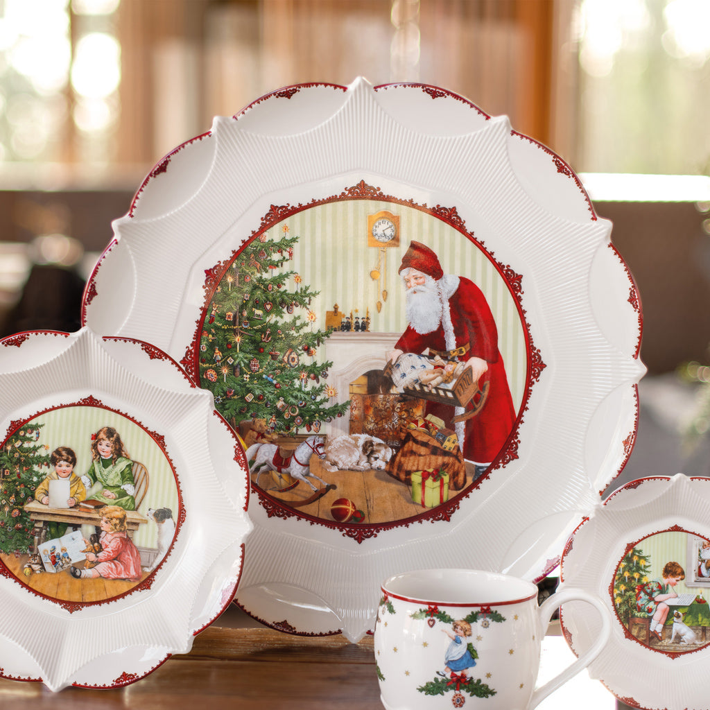 Toy`s Fantasy Pastry plate large, Santa brings gifts Villeroy E Boch