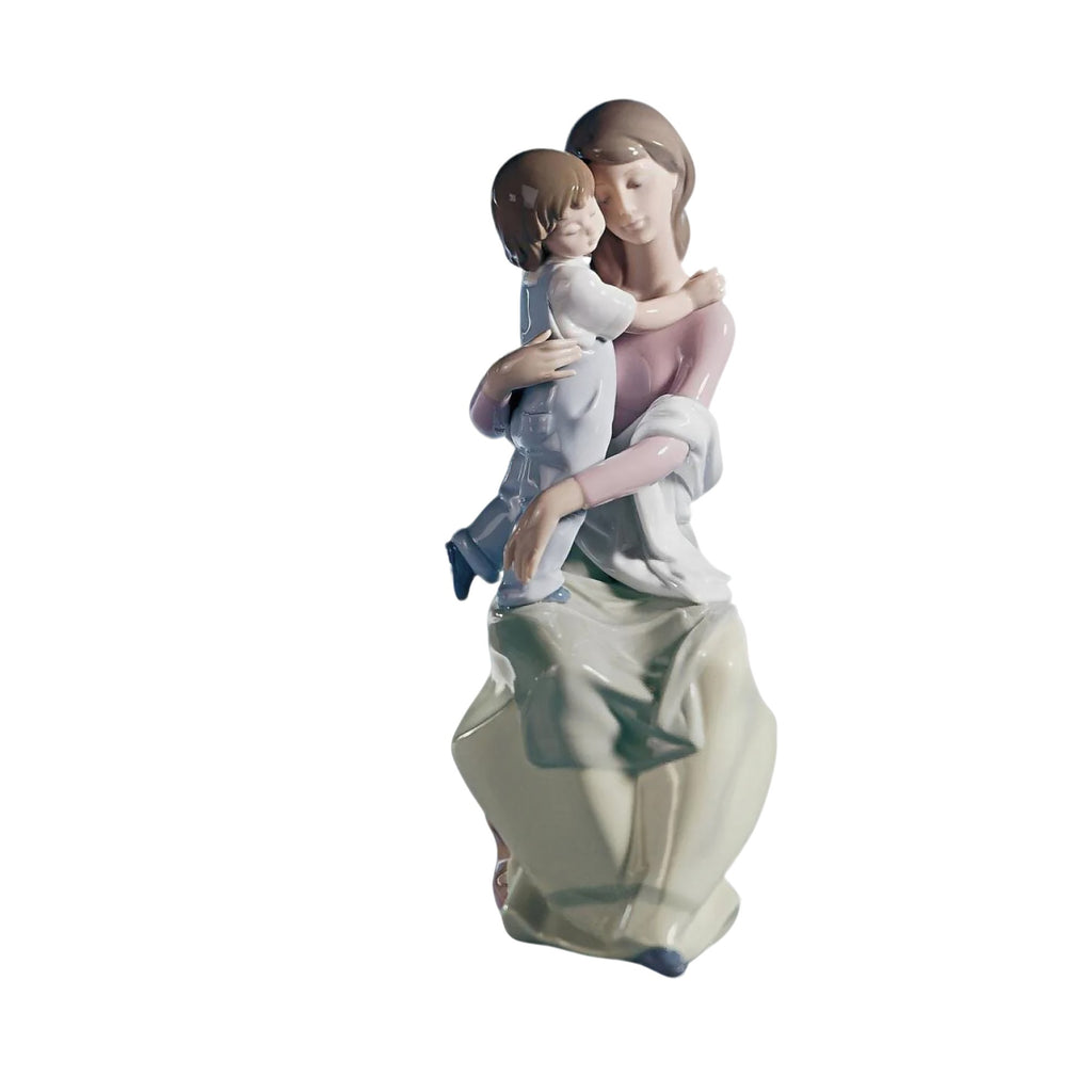 In Braccio Alla Mamma Statuetta Lladro'
